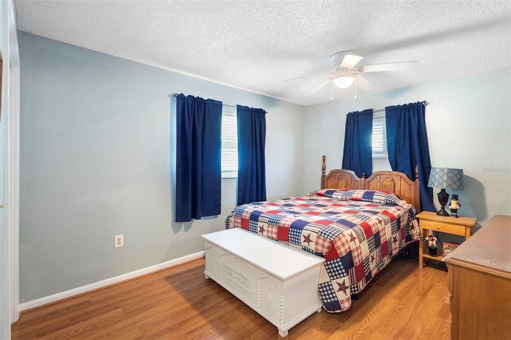 Active With Contract: $400,000 (3 beds, 2 baths, 1511 Square Feet)