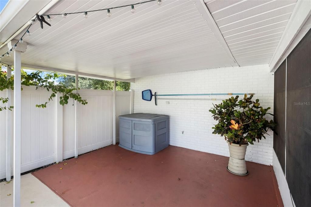 Active With Contract: $400,000 (3 beds, 2 baths, 1511 Square Feet)