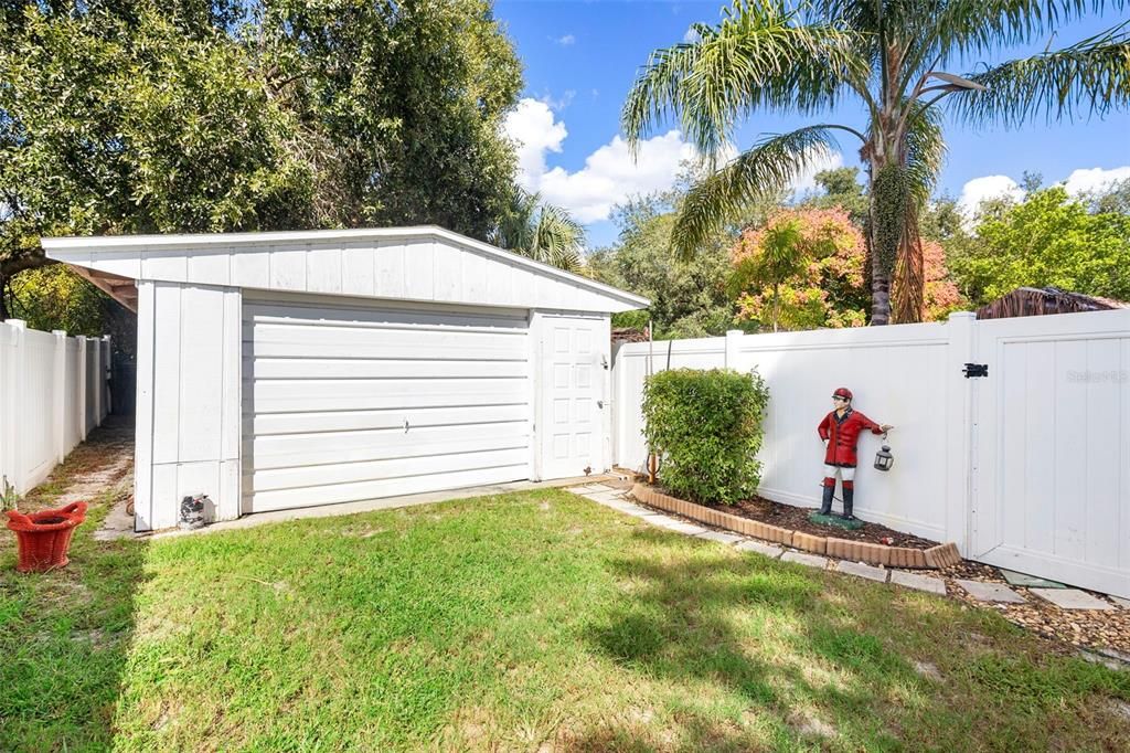 Active With Contract: $400,000 (3 beds, 2 baths, 1511 Square Feet)