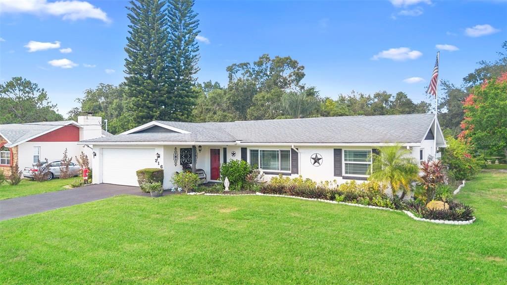 Active With Contract: $400,000 (3 beds, 2 baths, 1511 Square Feet)