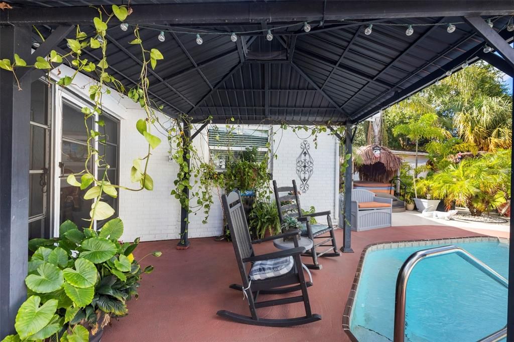 Active With Contract: $400,000 (3 beds, 2 baths, 1511 Square Feet)