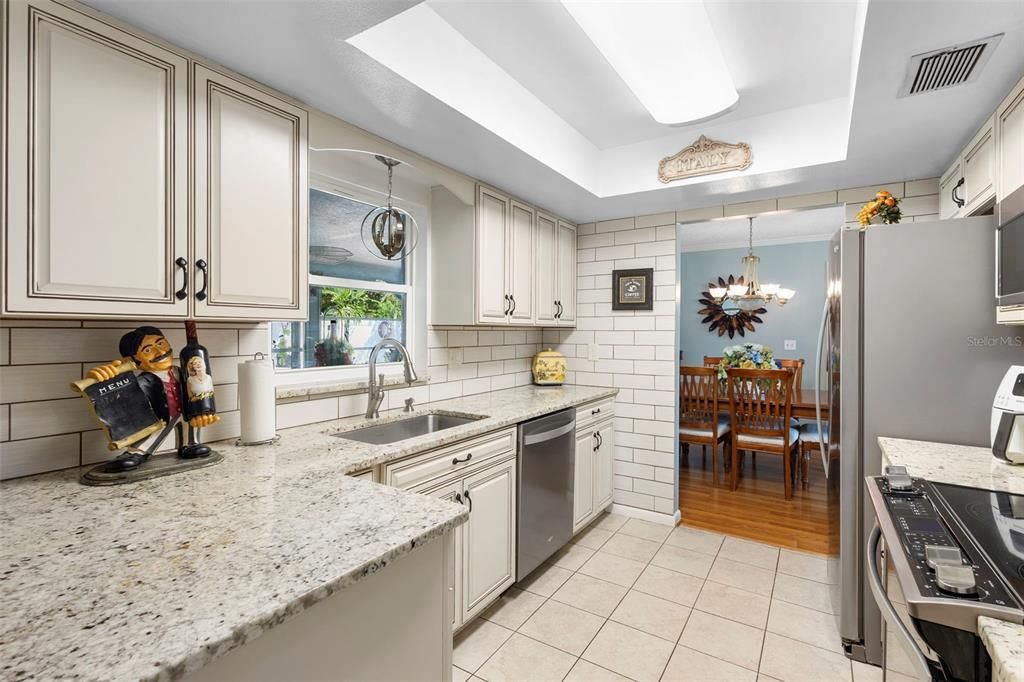 Active With Contract: $400,000 (3 beds, 2 baths, 1511 Square Feet)