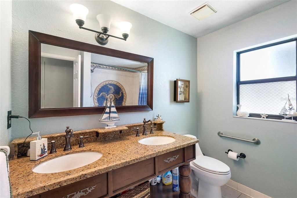 Active With Contract: $400,000 (3 beds, 2 baths, 1511 Square Feet)