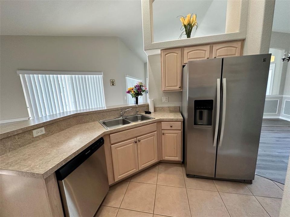 出租: $2,250 (3 贝兹, 2 浴室, 1543 平方英尺)