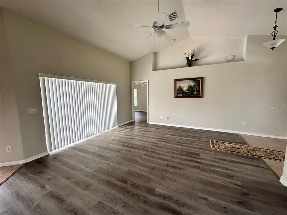 出租: $2,250 (3 贝兹, 2 浴室, 1543 平方英尺)