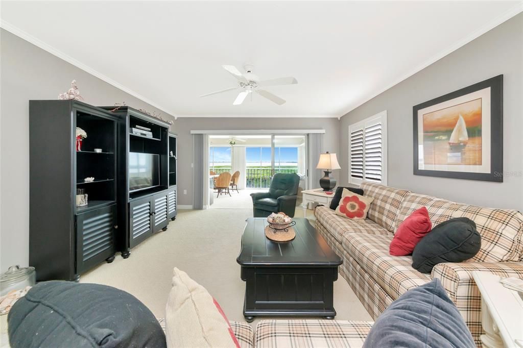 For Sale: $575,000 (3 beds, 2 baths, 1866 Square Feet)