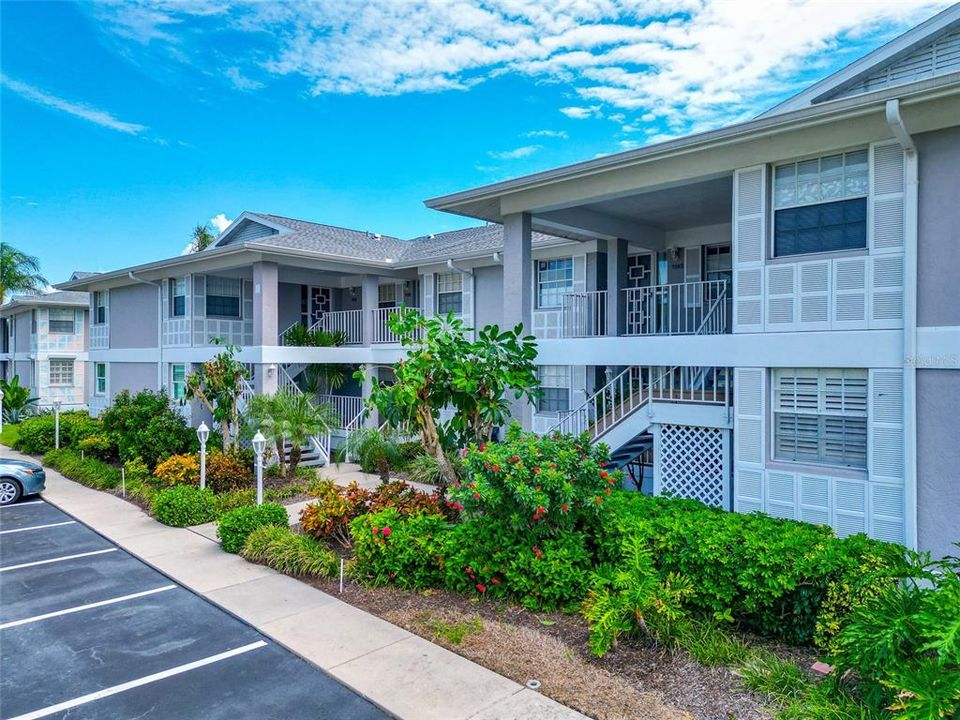 For Sale: $575,000 (3 beds, 2 baths, 1866 Square Feet)