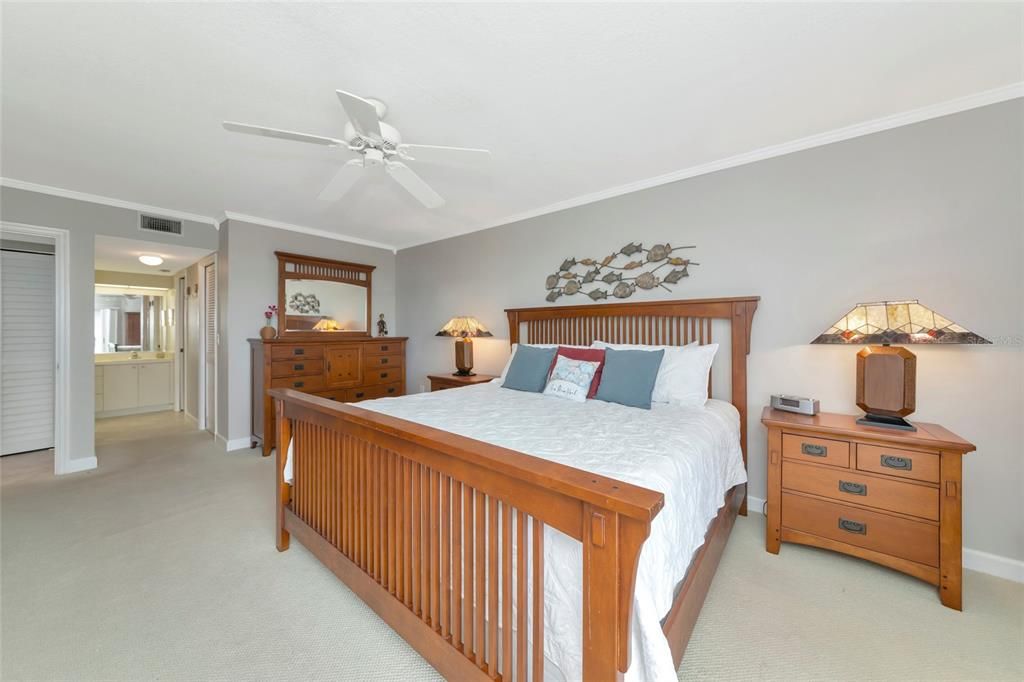 For Sale: $575,000 (3 beds, 2 baths, 1866 Square Feet)