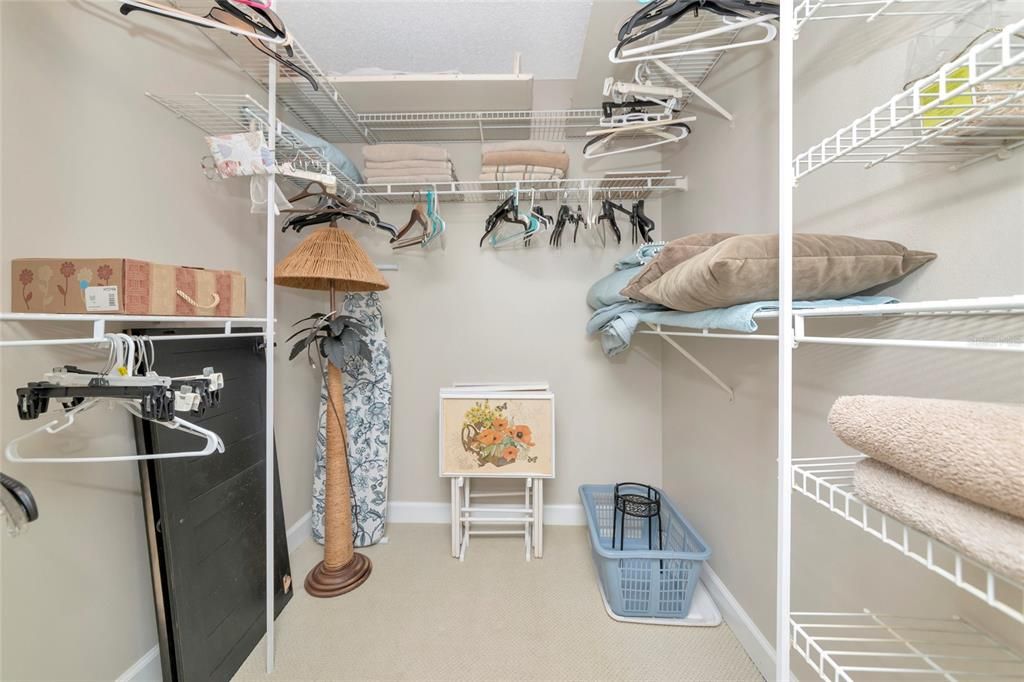 For Sale: $575,000 (3 beds, 2 baths, 1866 Square Feet)