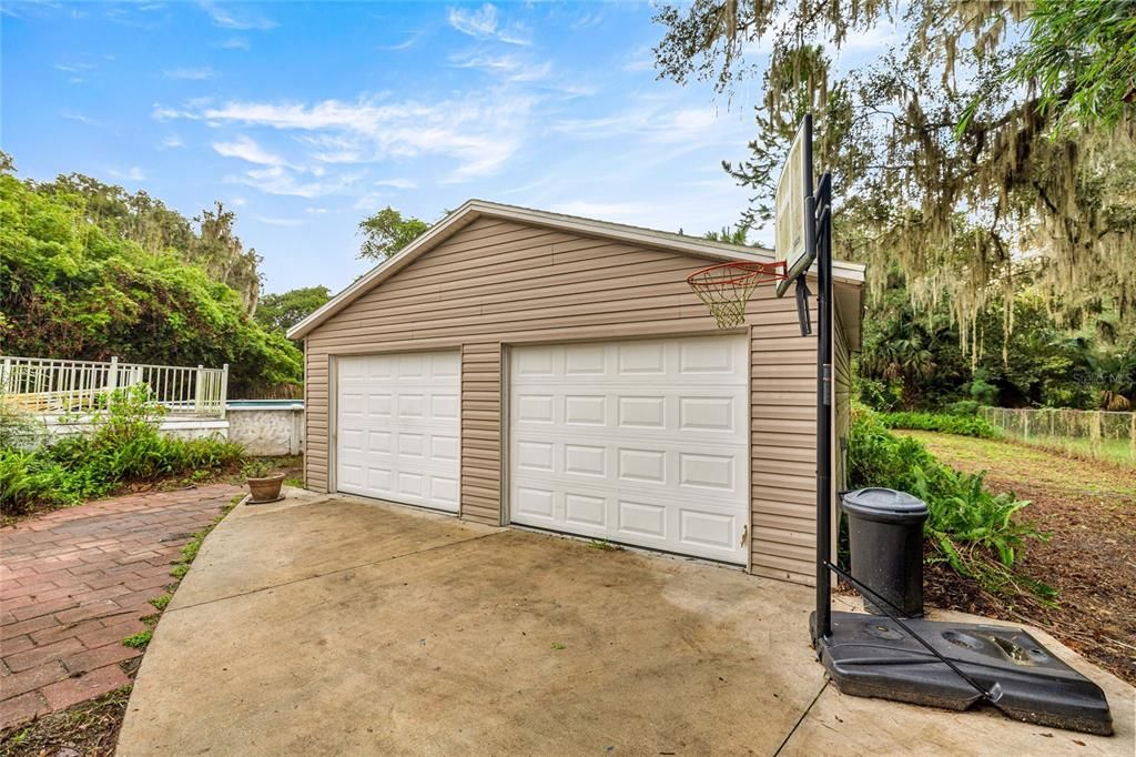 待售: $240,000 (4 贝兹, 2 浴室, 2280 平方英尺)