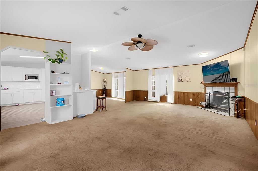 Activo con contrato: $200,000 (3 camas, 2 baños, 1792 Pies cuadrados)