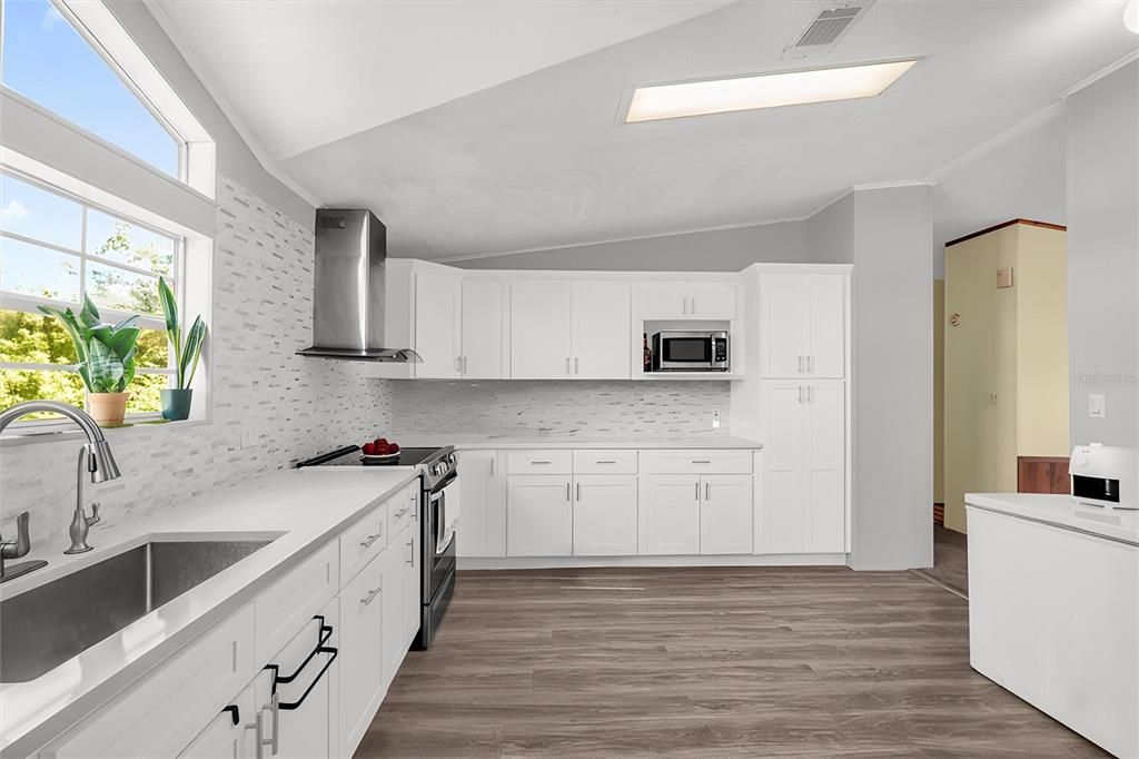 Activo con contrato: $200,000 (3 camas, 2 baños, 1792 Pies cuadrados)