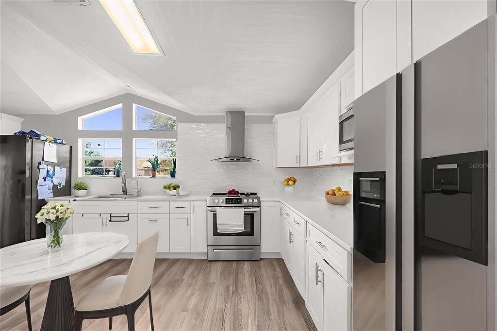 Activo con contrato: $200,000 (3 camas, 2 baños, 1792 Pies cuadrados)