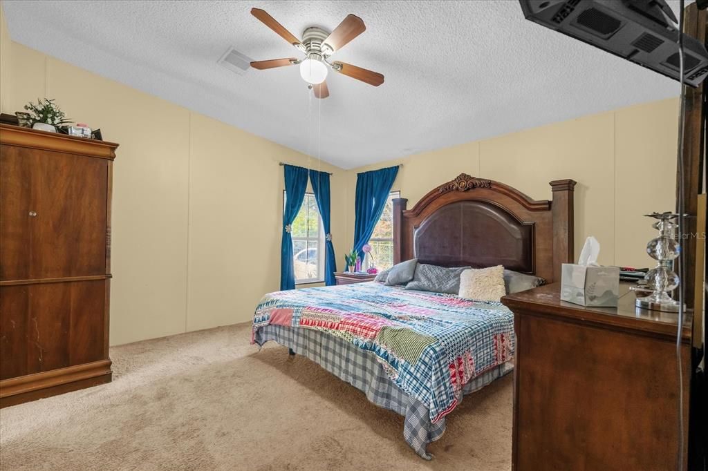 Activo con contrato: $200,000 (3 camas, 2 baños, 1792 Pies cuadrados)