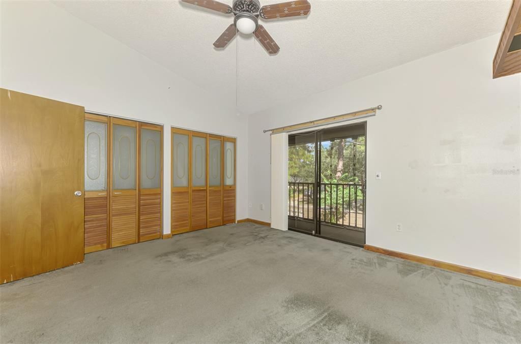 合同活跃: $150,000 (2 贝兹, 2 浴室, 1263 平方英尺)