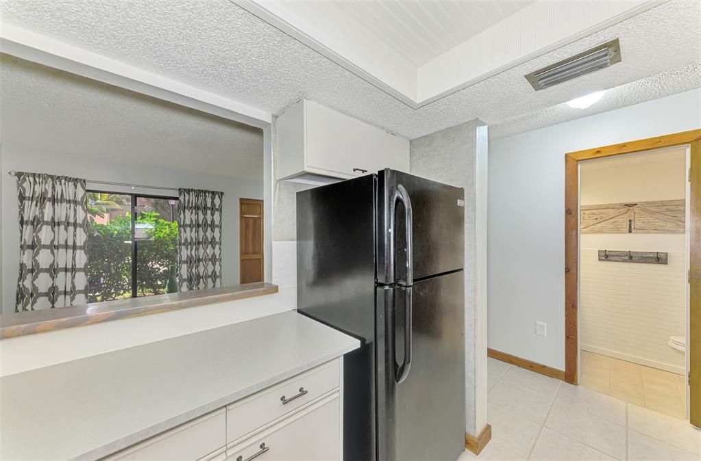 合同活跃: $150,000 (2 贝兹, 2 浴室, 1263 平方英尺)