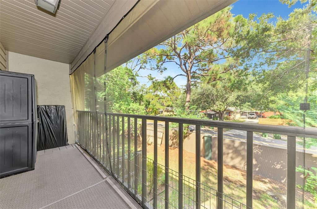 合同活跃: $150,000 (2 贝兹, 2 浴室, 1263 平方英尺)