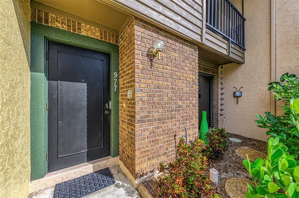 合同活跃: $150,000 (2 贝兹, 2 浴室, 1263 平方英尺)