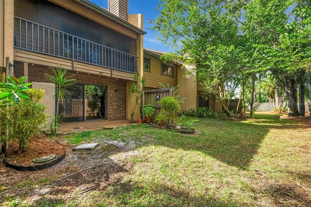 合同活跃: $150,000 (2 贝兹, 2 浴室, 1263 平方英尺)