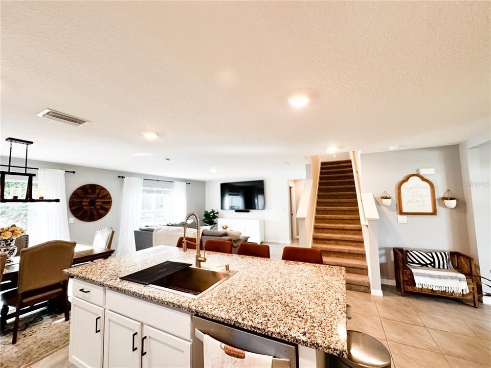 На продажу: $424,900 (5 спален, 3 ванн, 2605 Квадратных фут)