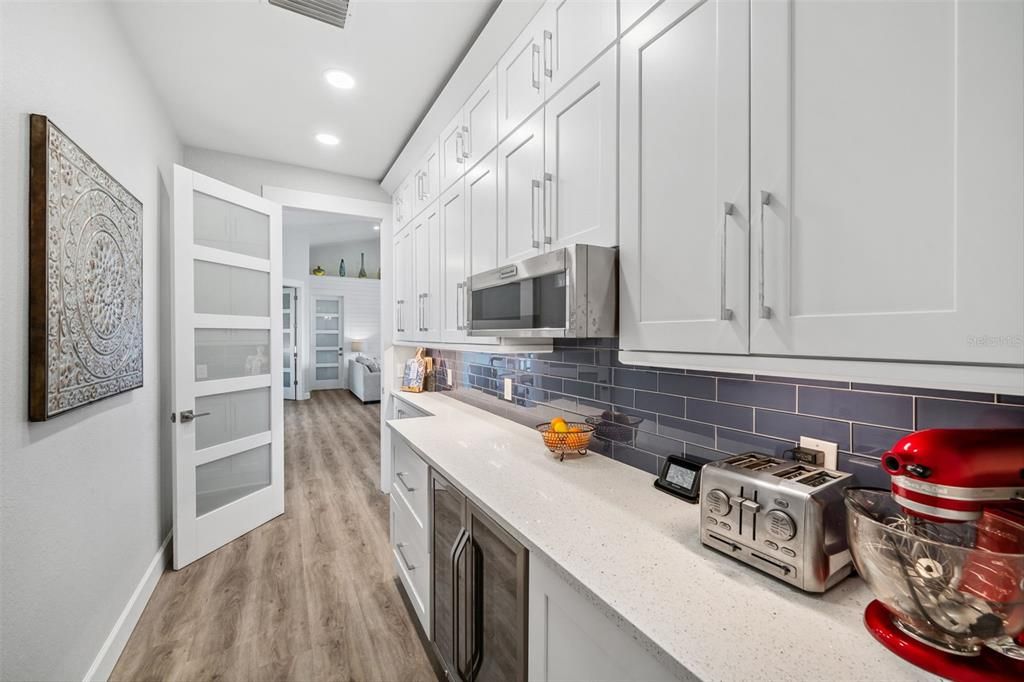 Active With Contract: $950,000 (3 beds, 2 baths, 2160 Square Feet)