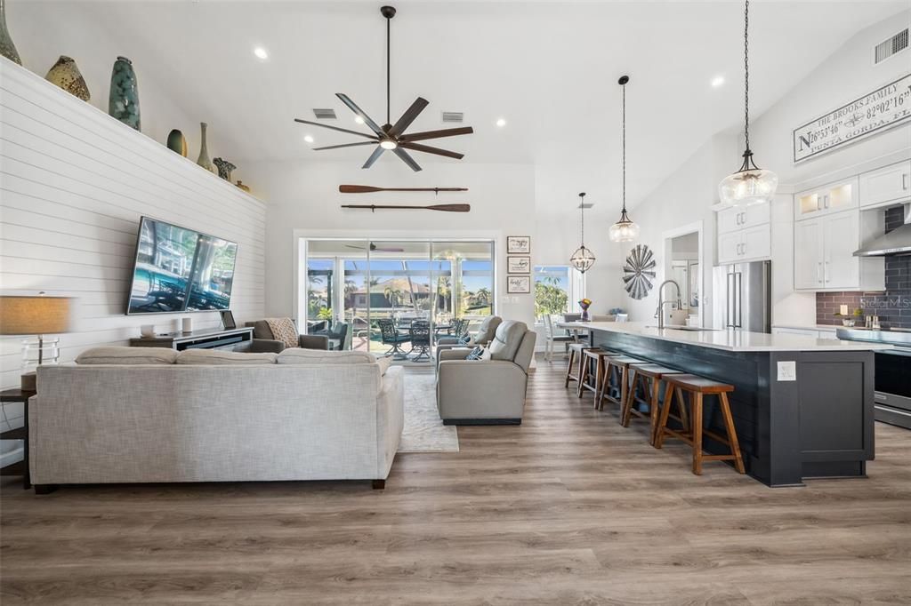 Active With Contract: $950,000 (3 beds, 2 baths, 2160 Square Feet)