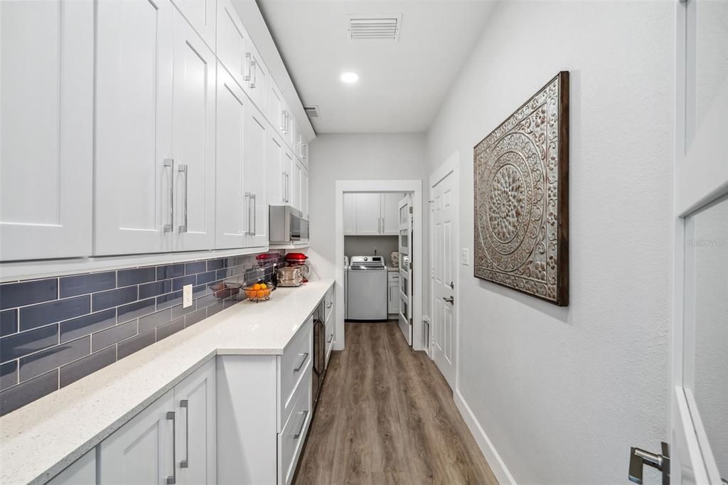 Active With Contract: $950,000 (3 beds, 2 baths, 2160 Square Feet)