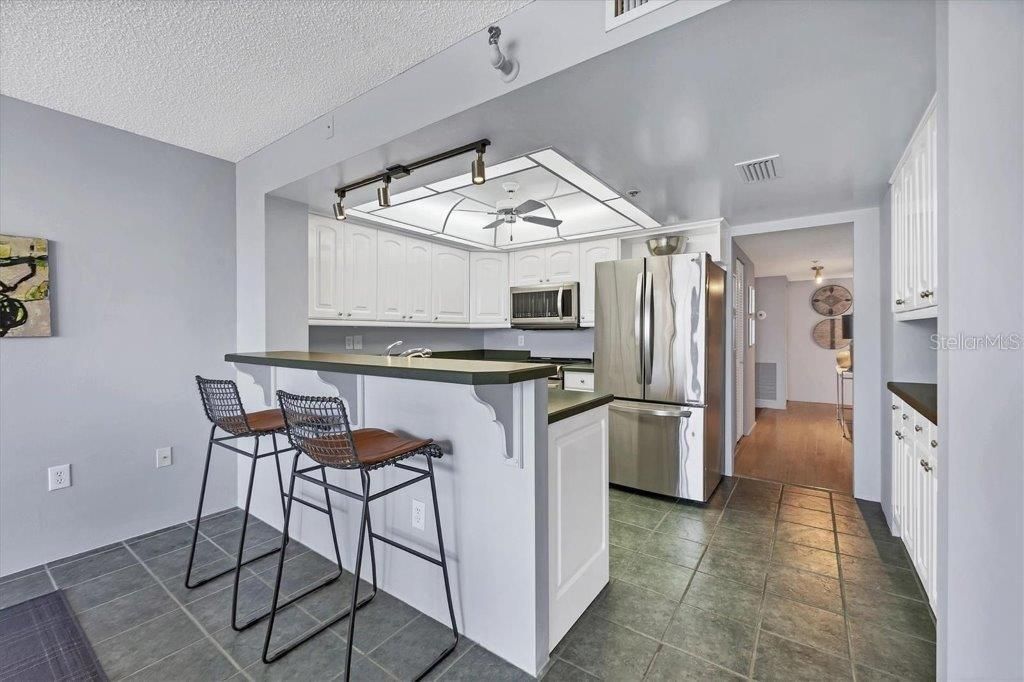 Active With Contract: $789,000 (2 beds, 2 baths, 1477 Square Feet)