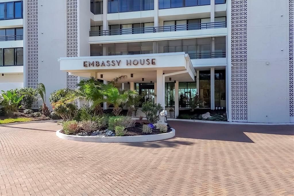 Active With Contract: $789,000 (2 beds, 2 baths, 1477 Square Feet)