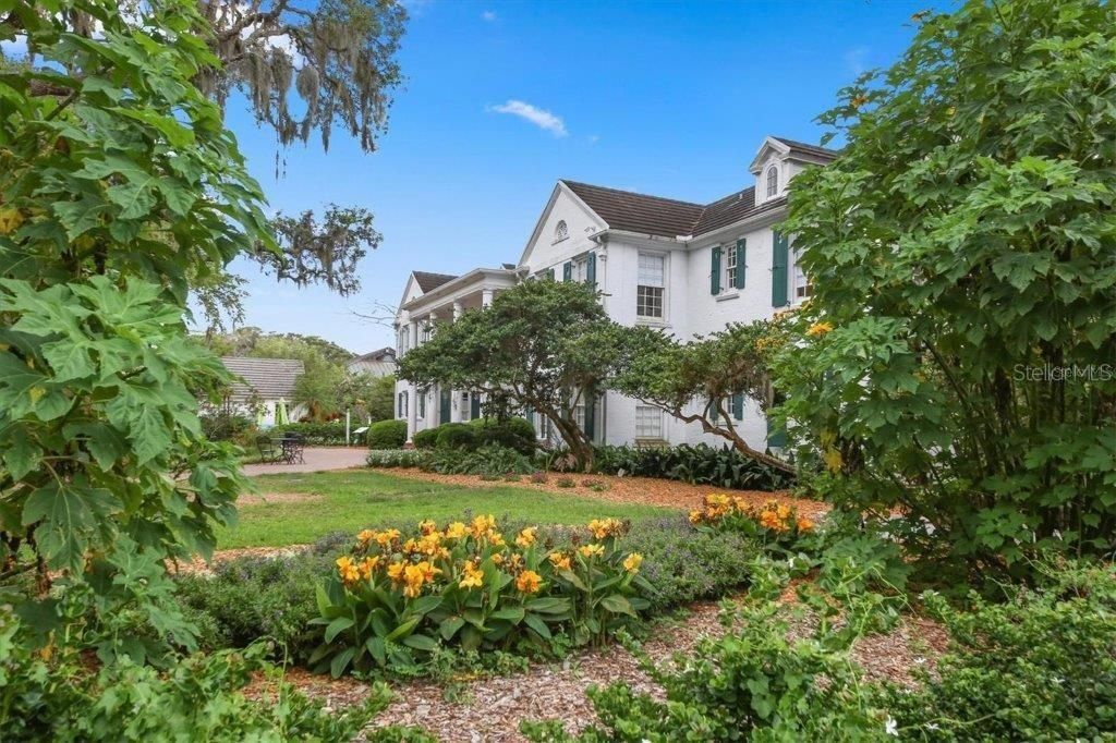 Active With Contract: $789,000 (2 beds, 2 baths, 1477 Square Feet)