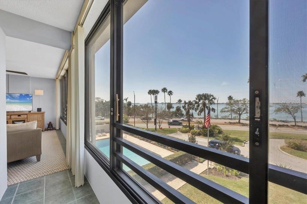 Active With Contract: $789,000 (2 beds, 2 baths, 1477 Square Feet)