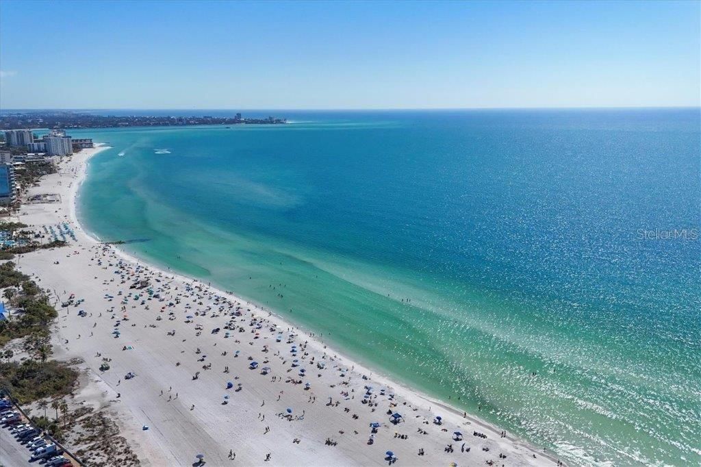 Active With Contract: $789,000 (2 beds, 2 baths, 1477 Square Feet)