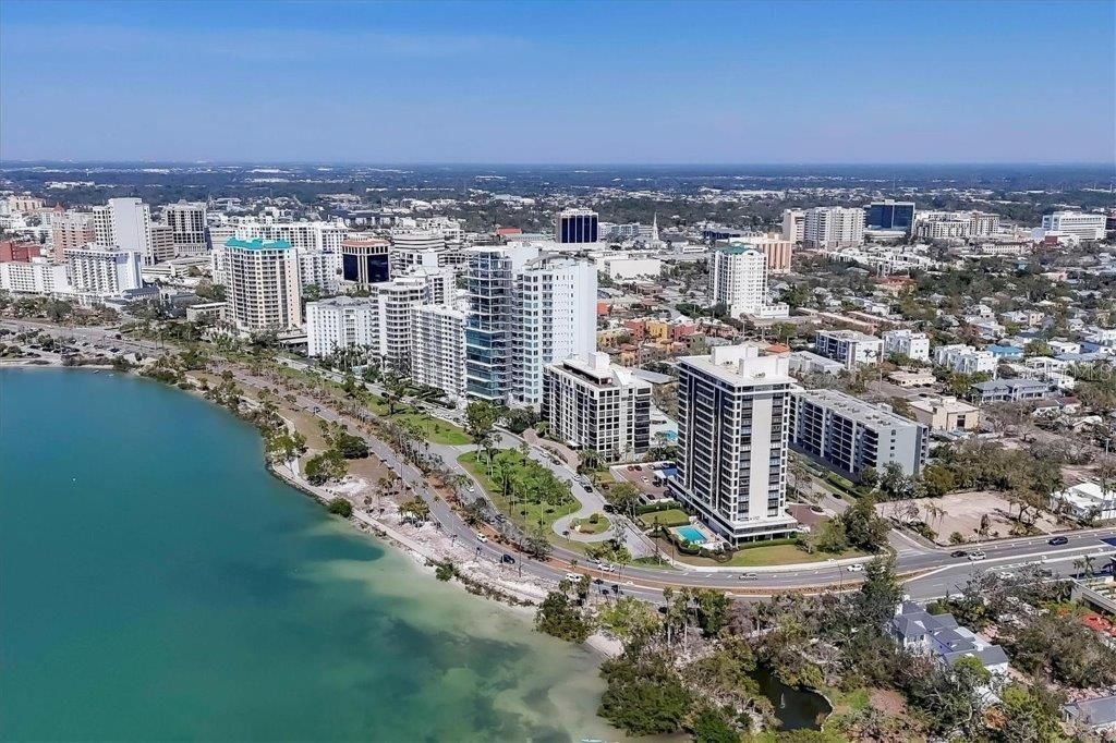 Active With Contract: $789,000 (2 beds, 2 baths, 1477 Square Feet)