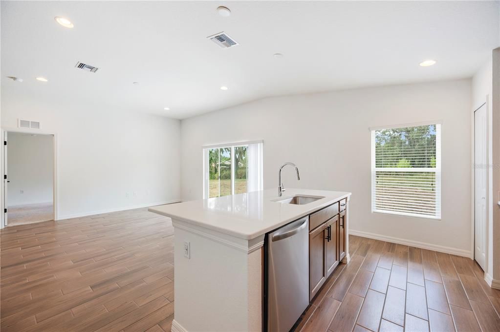 待售: $279,900 (3 贝兹, 2 浴室, 1447 平方英尺)