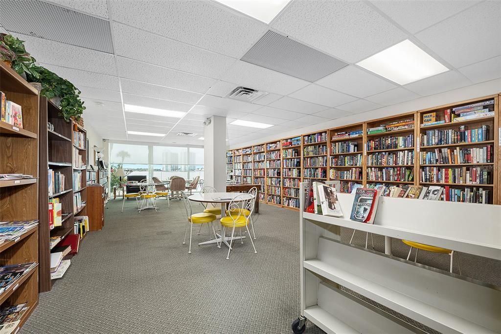 На продажу: $175,000 (1 спален, 1 ванн, 822 Квадратных фут)