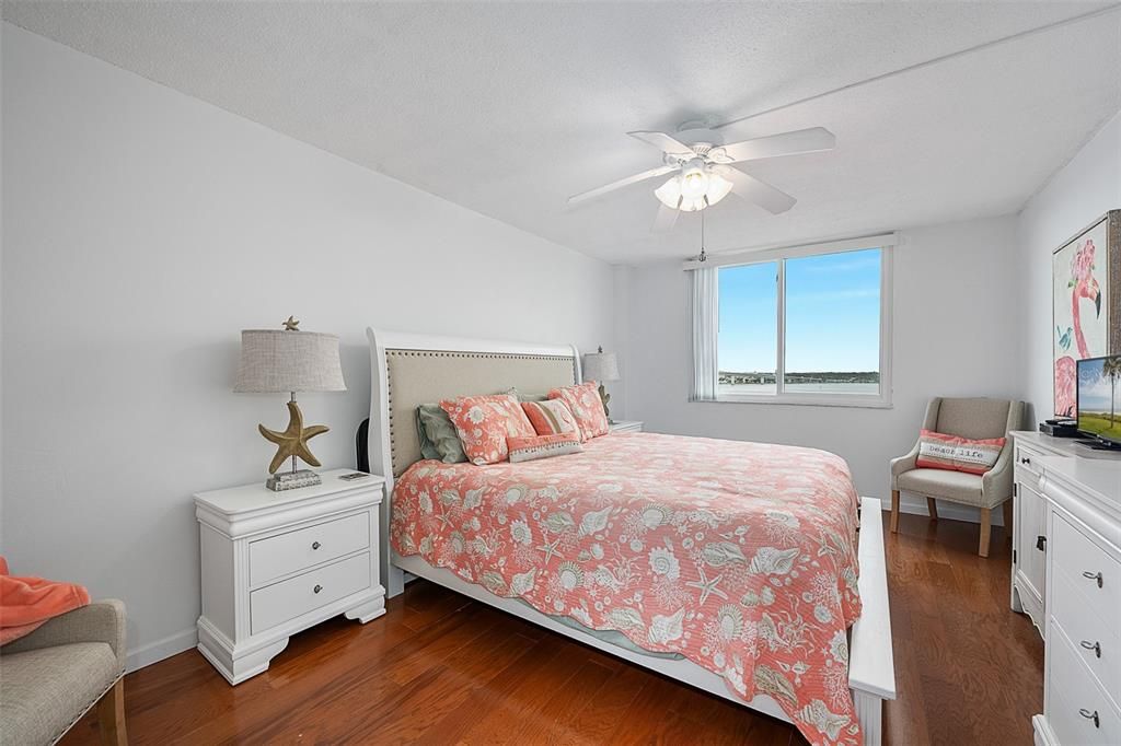 На продажу: $175,000 (1 спален, 1 ванн, 822 Квадратных фут)