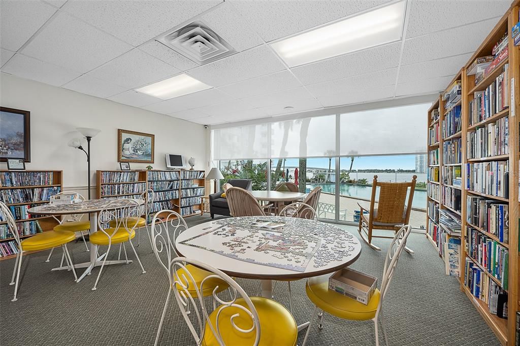 На продажу: $175,000 (1 спален, 1 ванн, 822 Квадратных фут)