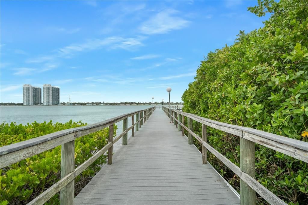 На продажу: $175,000 (1 спален, 1 ванн, 822 Квадратных фут)