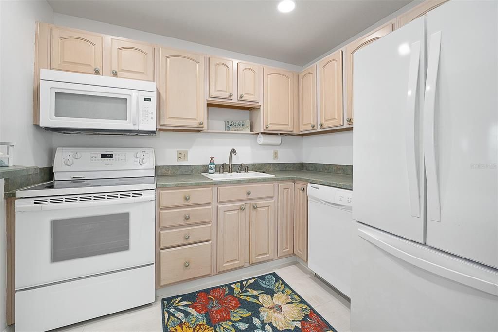 На продажу: $175,000 (1 спален, 1 ванн, 822 Квадратных фут)