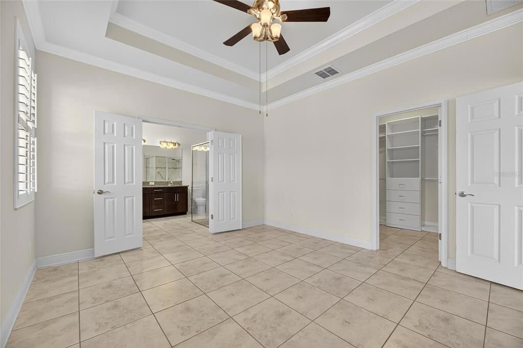 合同活跃: $2,600 (4 贝兹, 2 浴室, 2073 平方英尺)