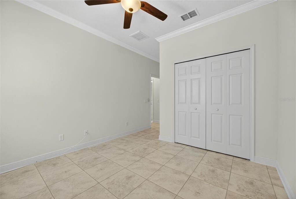 合同活跃: $2,600 (4 贝兹, 2 浴室, 2073 平方英尺)