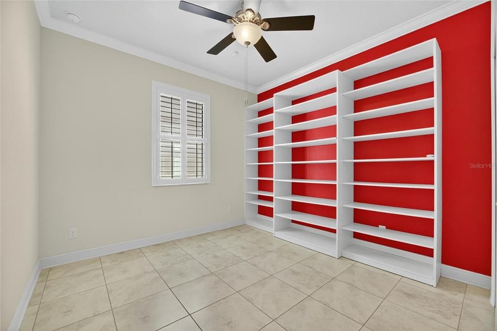 合同活跃: $2,600 (4 贝兹, 2 浴室, 2073 平方英尺)