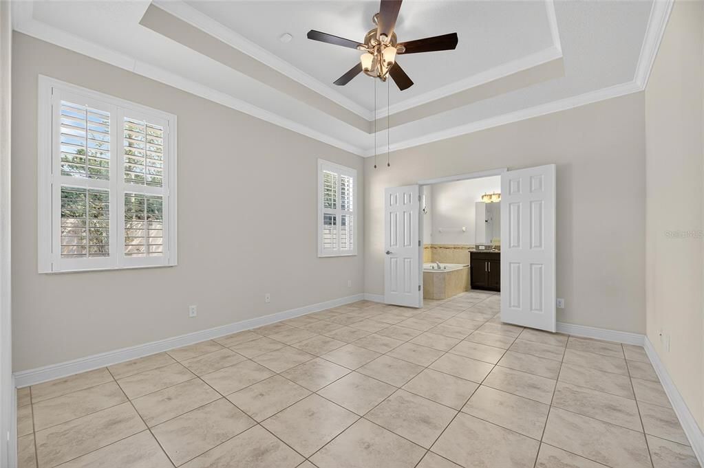 合同活跃: $2,600 (4 贝兹, 2 浴室, 2073 平方英尺)