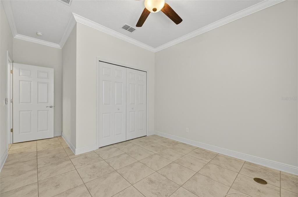 合同活跃: $2,600 (4 贝兹, 2 浴室, 2073 平方英尺)