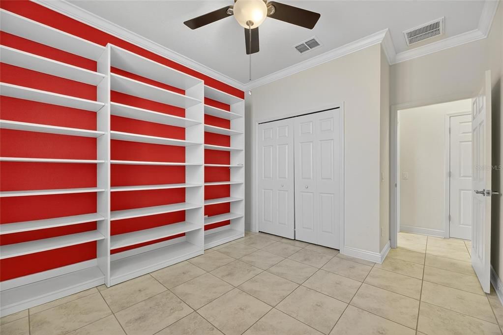 合同活跃: $2,600 (4 贝兹, 2 浴室, 2073 平方英尺)