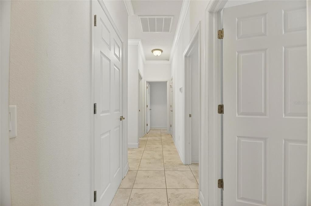 合同活跃: $2,600 (4 贝兹, 2 浴室, 2073 平方英尺)