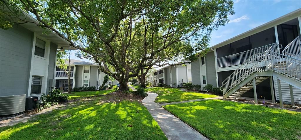 待售: $162,900 (2 贝兹, 2 浴室, 1012 平方英尺)