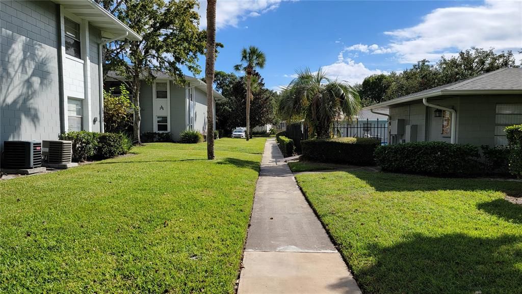 待售: $162,900 (2 贝兹, 2 浴室, 1012 平方英尺)