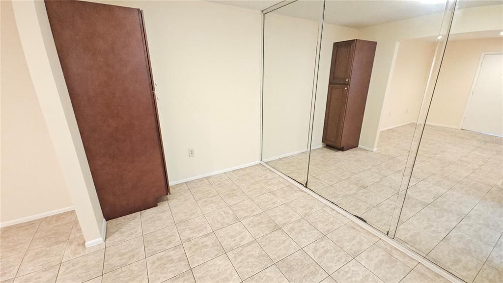 待售: $162,900 (2 贝兹, 2 浴室, 1012 平方英尺)