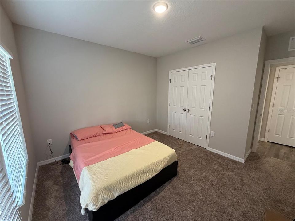 出租: $2,400 (5 贝兹, 3 浴室, 2888 平方英尺)